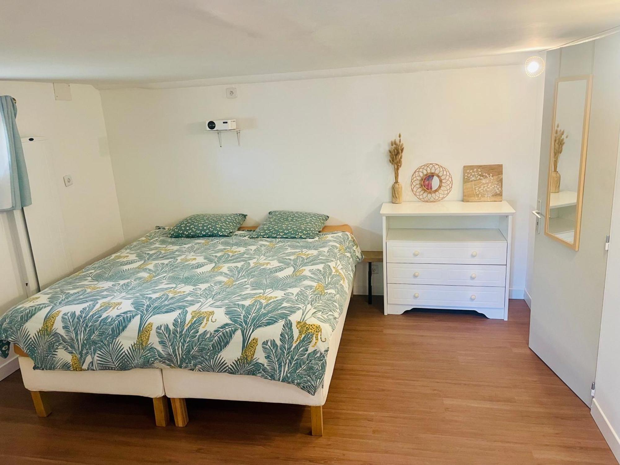 Logement En Rez De Jardin Guerard Экстерьер фото